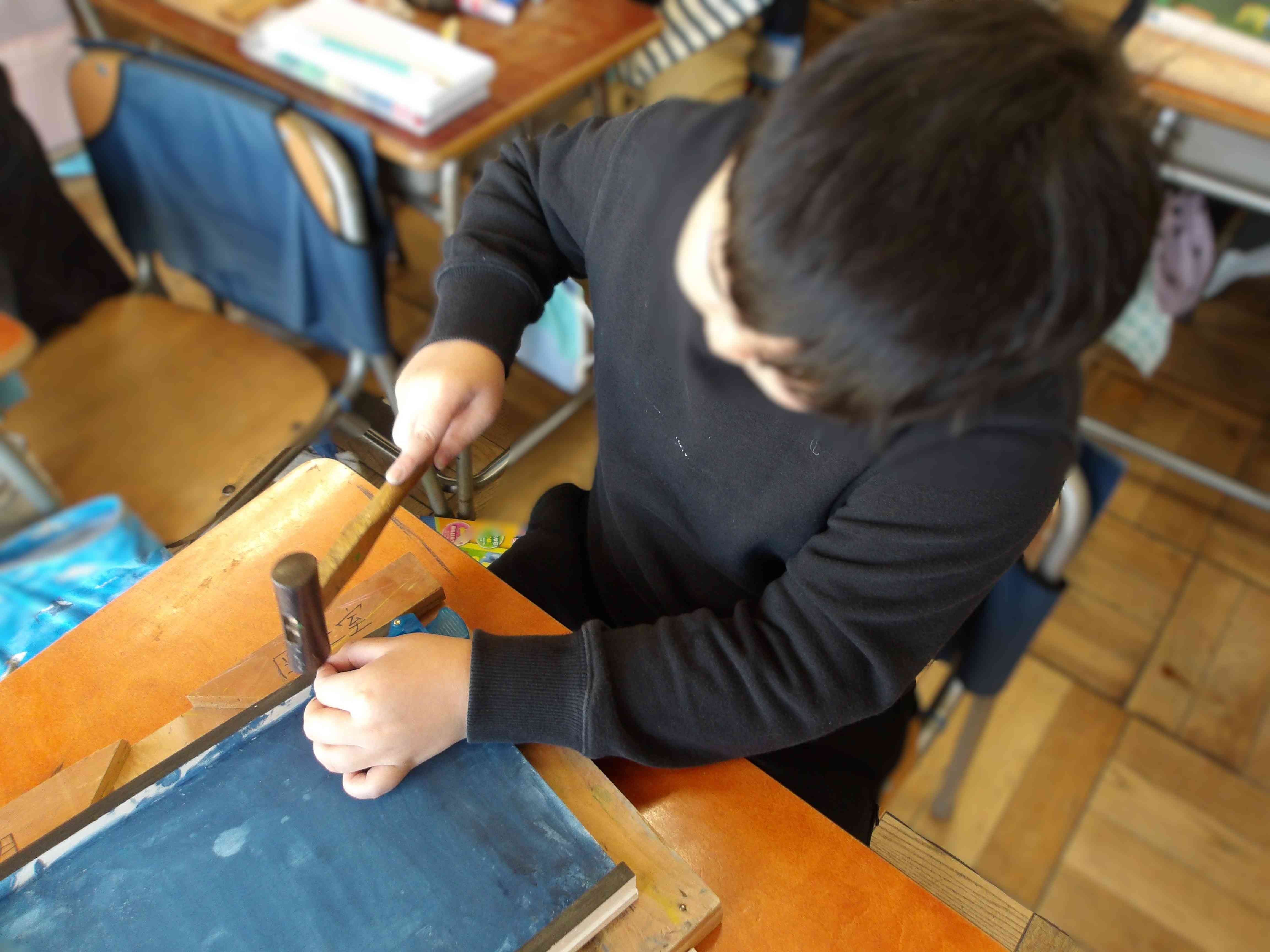 図画工作　コリントゲーム作り③